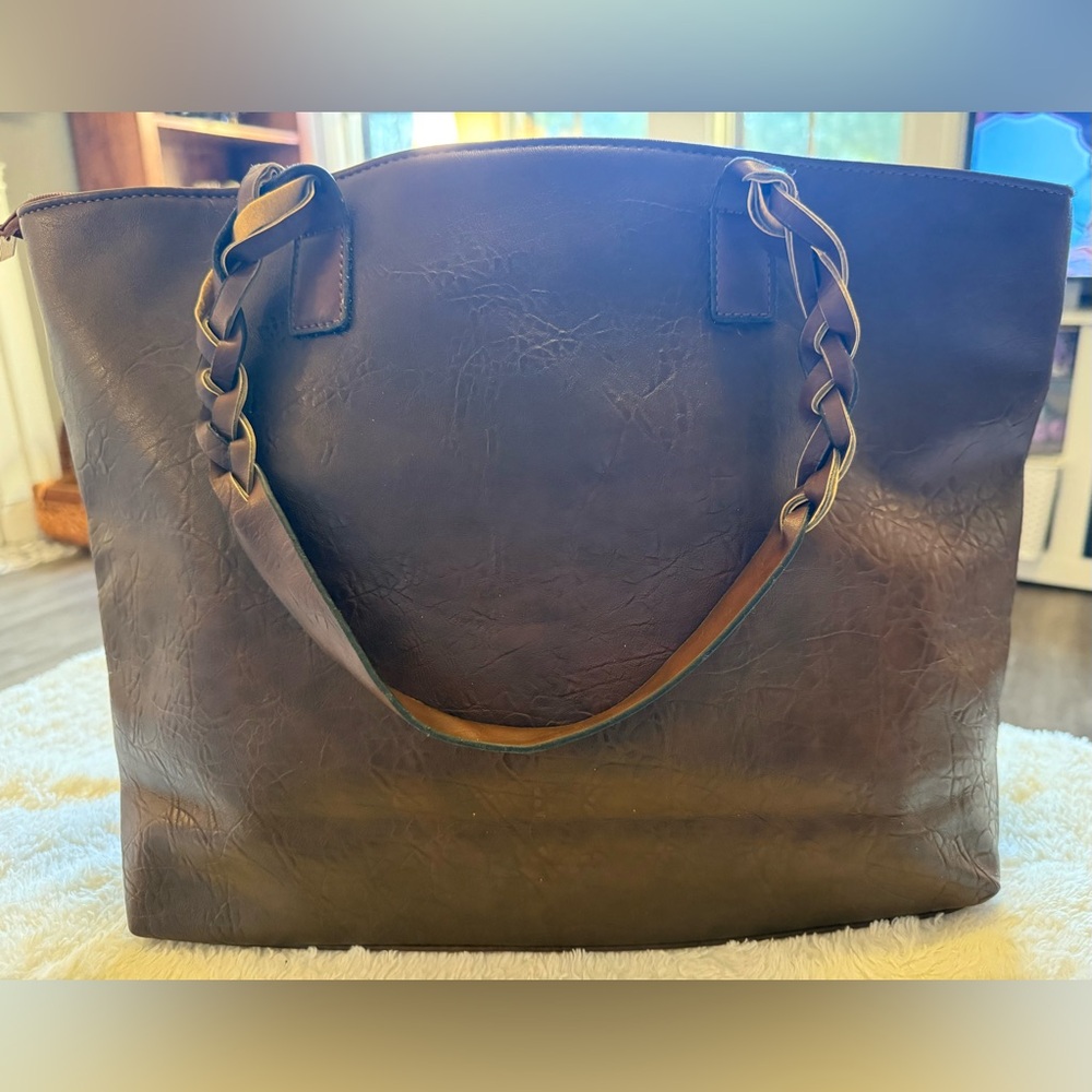 Elegant Brown Braided-Handle Leather Tote - Picture 2 of 8